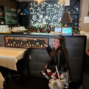 Meet your Posher, Karine